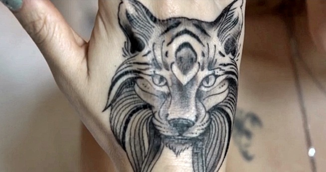 tove-lo-lynx-tattoo