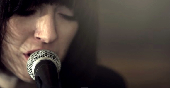 Daughter Sings ‘Youth’ Live at Air Studios in London: Tragically Beautiful (Video)