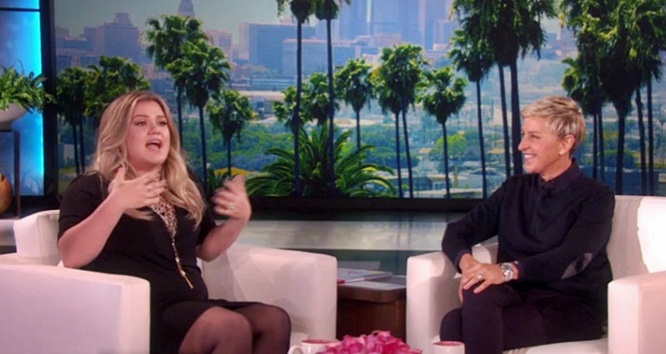 Kelly Clarkson Walked Out on a Guy on a Date — Ghosted Him, She Tells Ellen DeGeneres (Video)