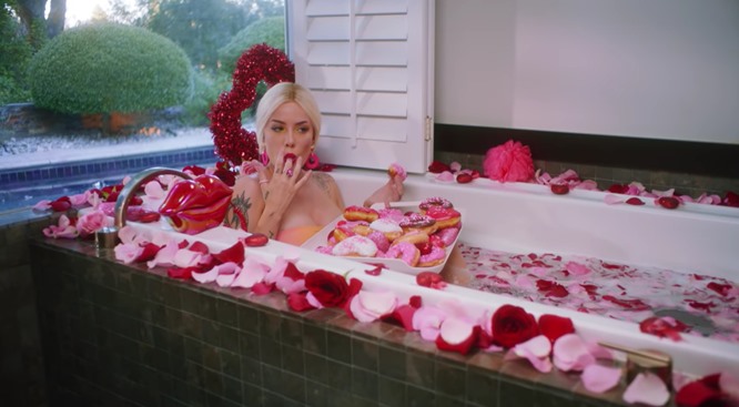 Halsey’s about face: Anti-V Day commercial has her victimizing her friends — she’s so annoying — Watch!