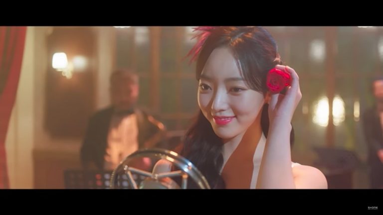 What song does Jang Yeo Hee sing on Tale of the Nine-Tailed 1938 Ep 8 as Lee Rang watches her perform