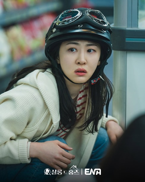 Salon de Holmes EP1 premieres to similar ratings as Tastefully Yours